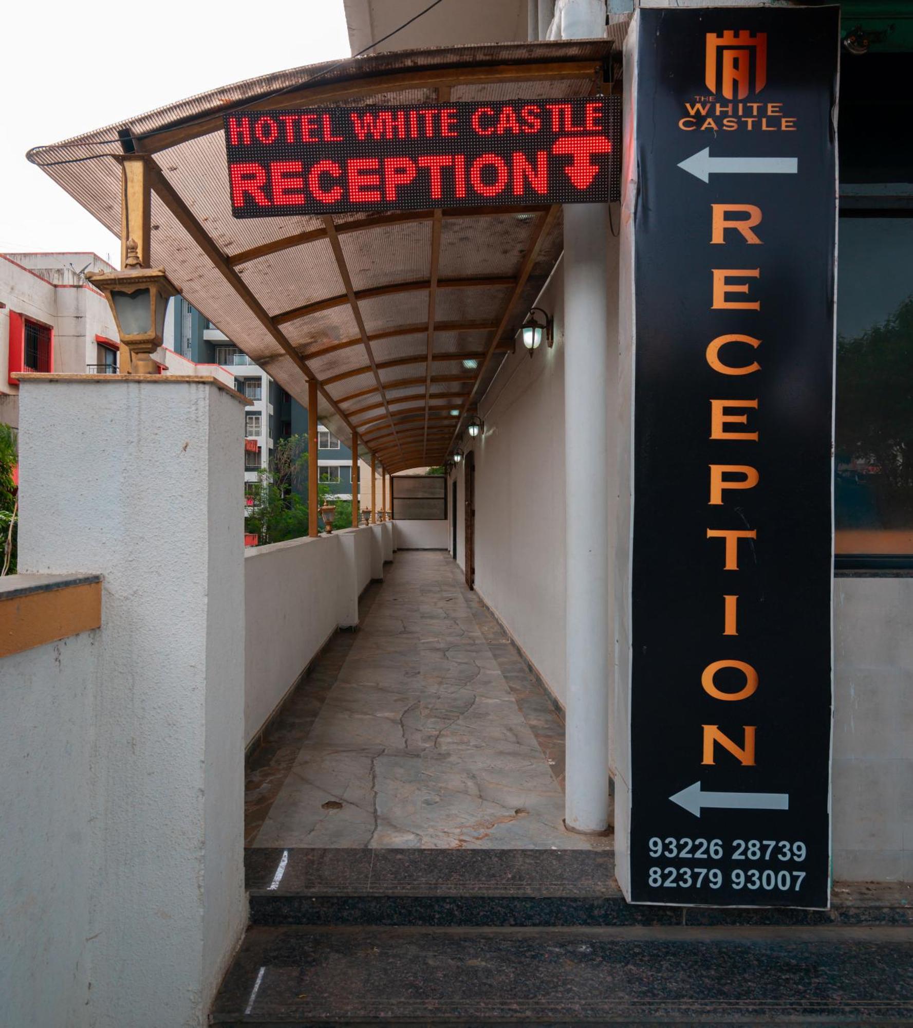 Treebo Trend The White Castle Hotel Pune Exterior photo